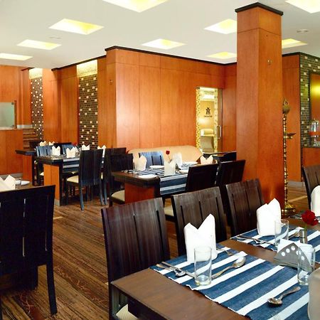 Hotel Aiswarya Kochi Dış mekan fotoğraf
