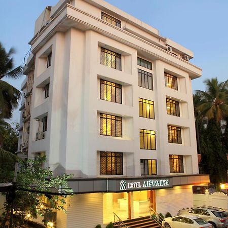 Hotel Aiswarya Kochi Dış mekan fotoğraf