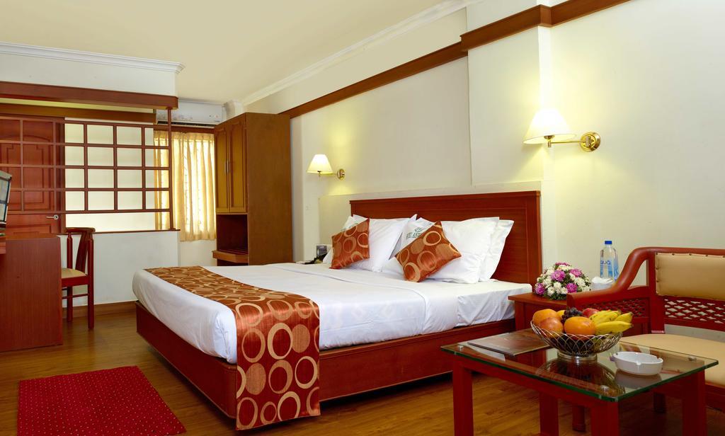 Hotel Aiswarya Kochi Dış mekan fotoğraf