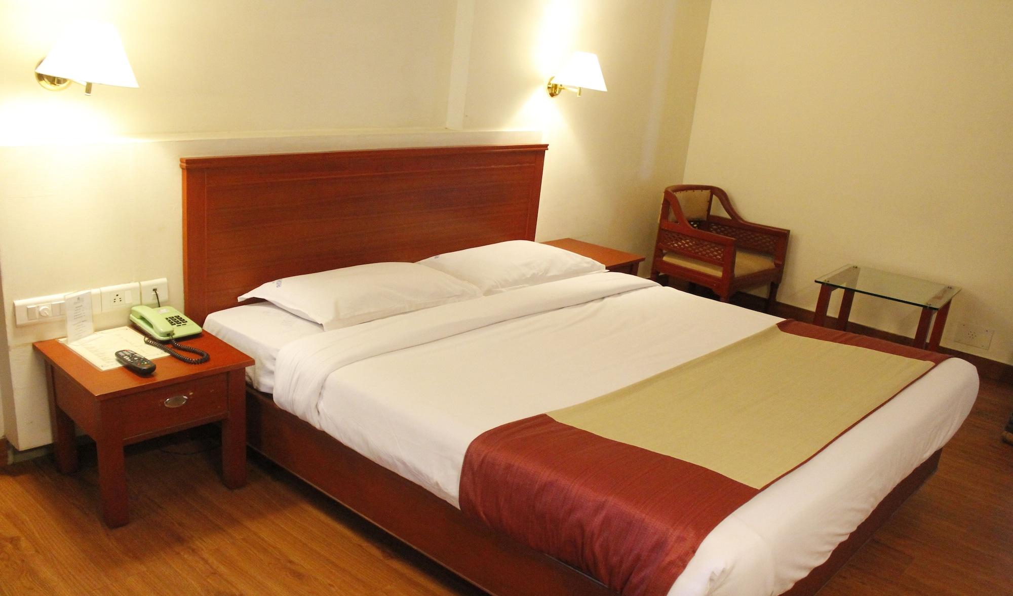 Hotel Aiswarya Kochi Dış mekan fotoğraf