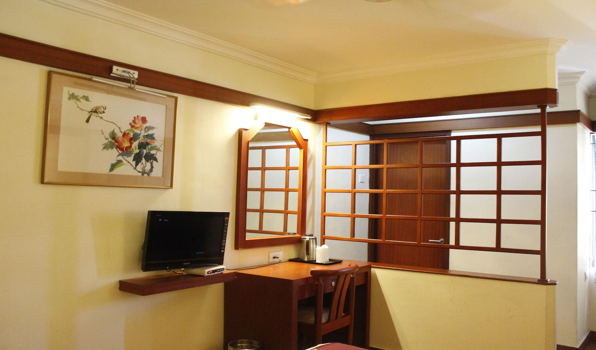Hotel Aiswarya Kochi Dış mekan fotoğraf