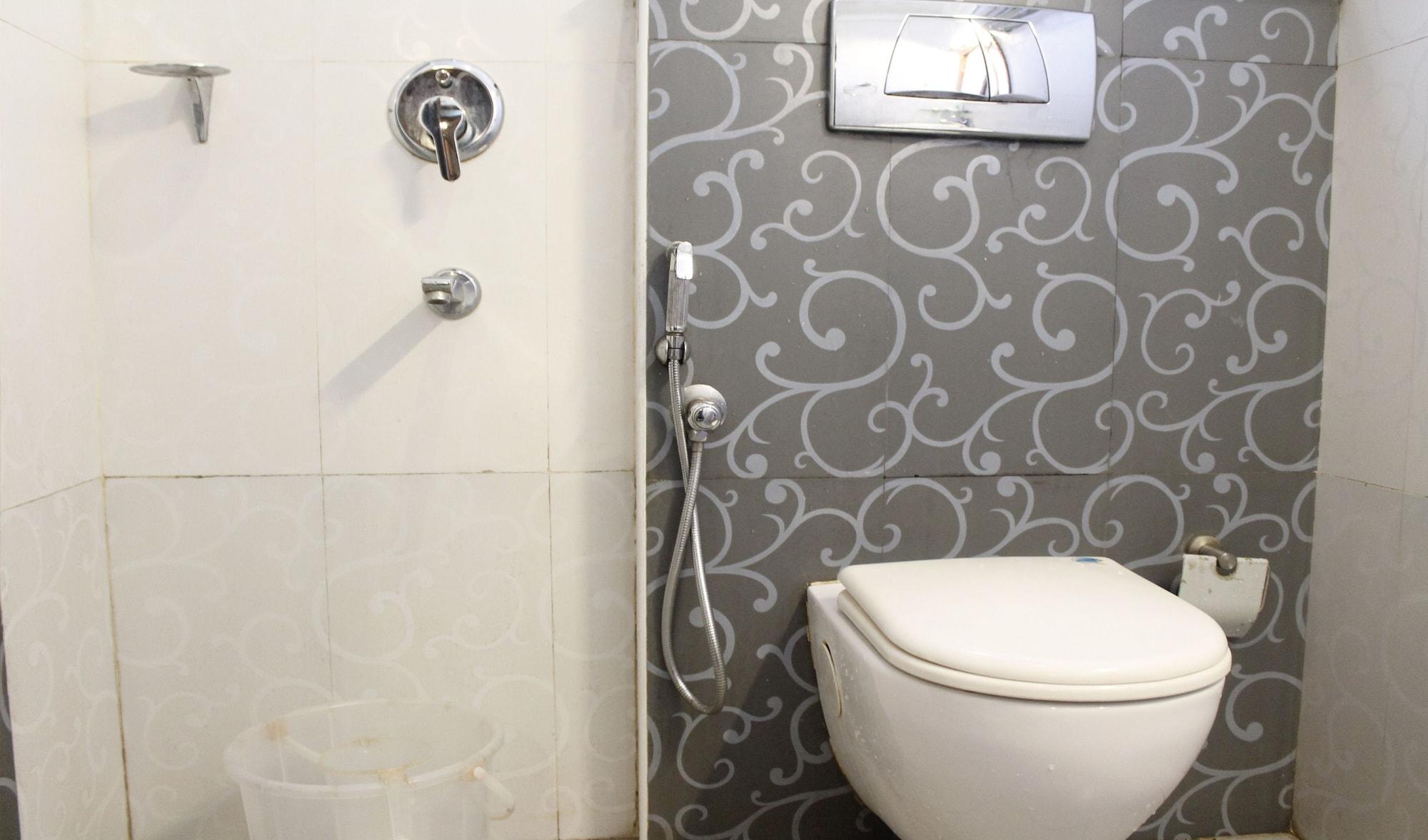 Hotel Aiswarya Kochi Dış mekan fotoğraf