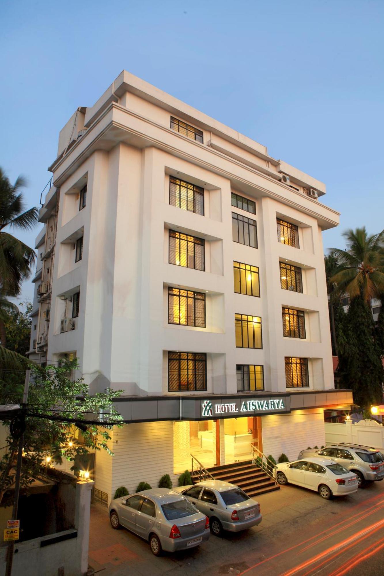 Hotel Aiswarya Kochi Dış mekan fotoğraf