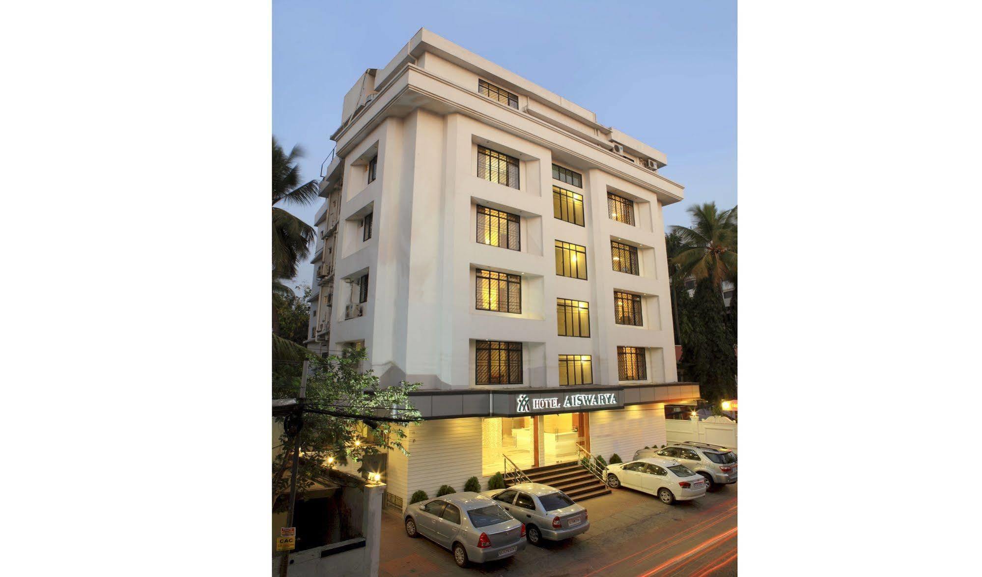 Hotel Aiswarya Kochi Dış mekan fotoğraf